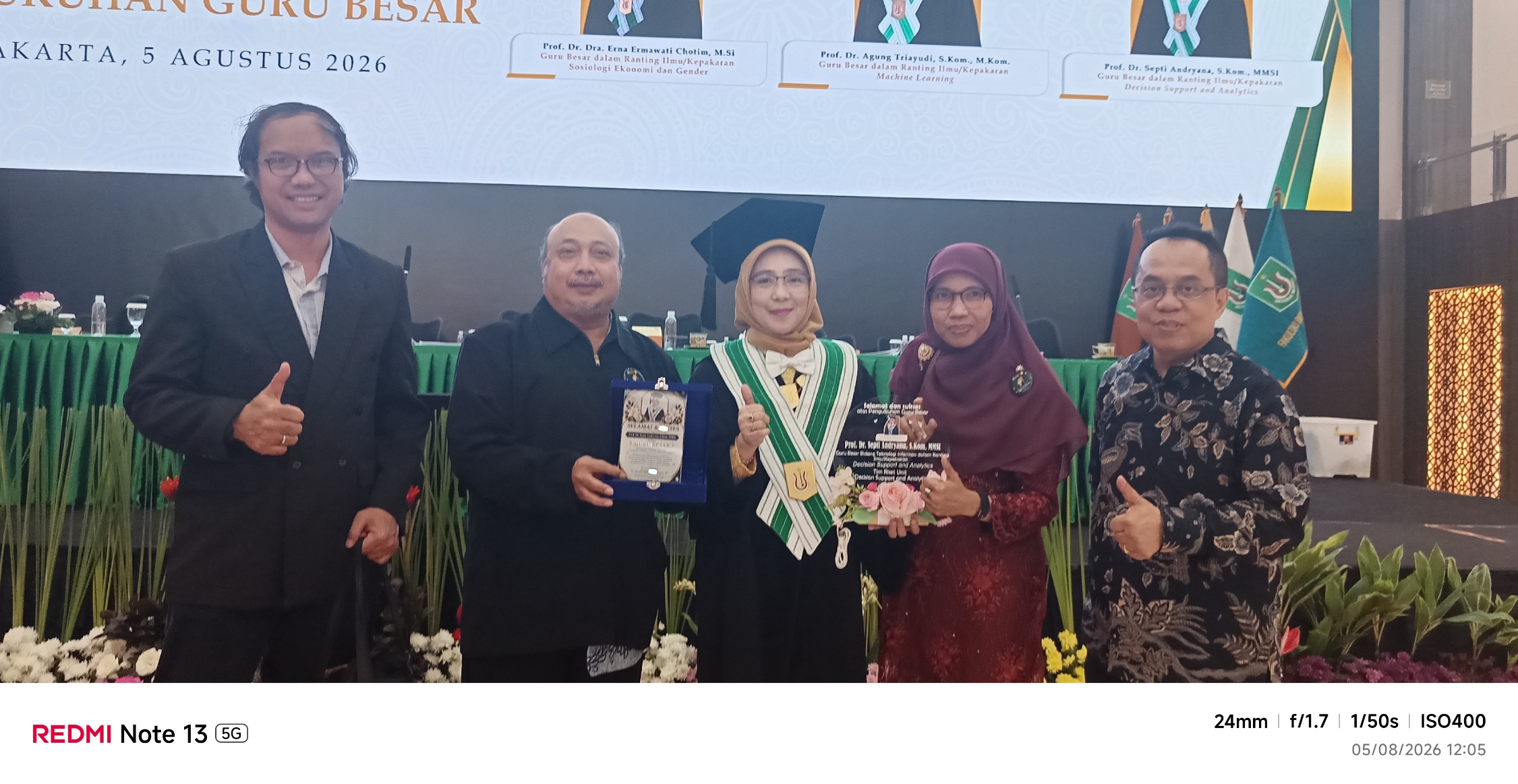 Foto bersama setelah acara pengukuhan Guru Besar Universitas Nasional pada 5 Agustus 2026